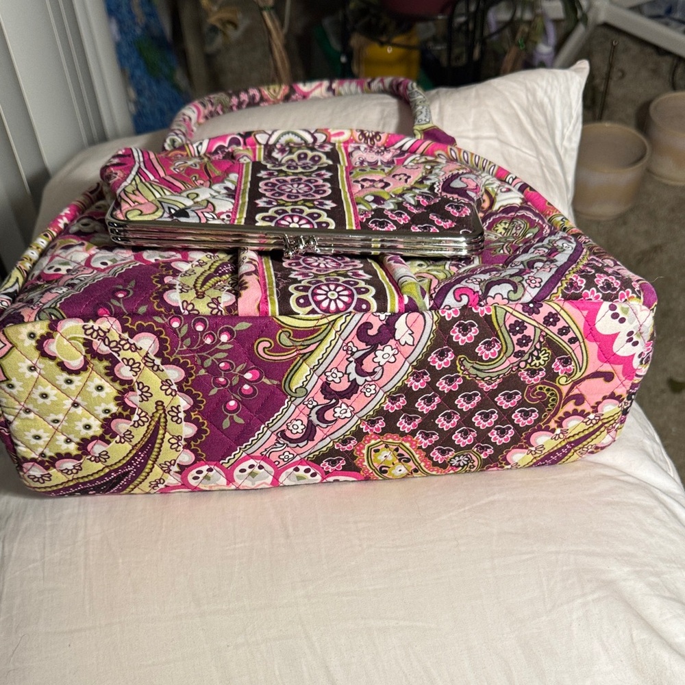 Vera Bradley Pink and Purple Paisley Shoulder Bag with the kiss lock purse - Picture 4 of 5